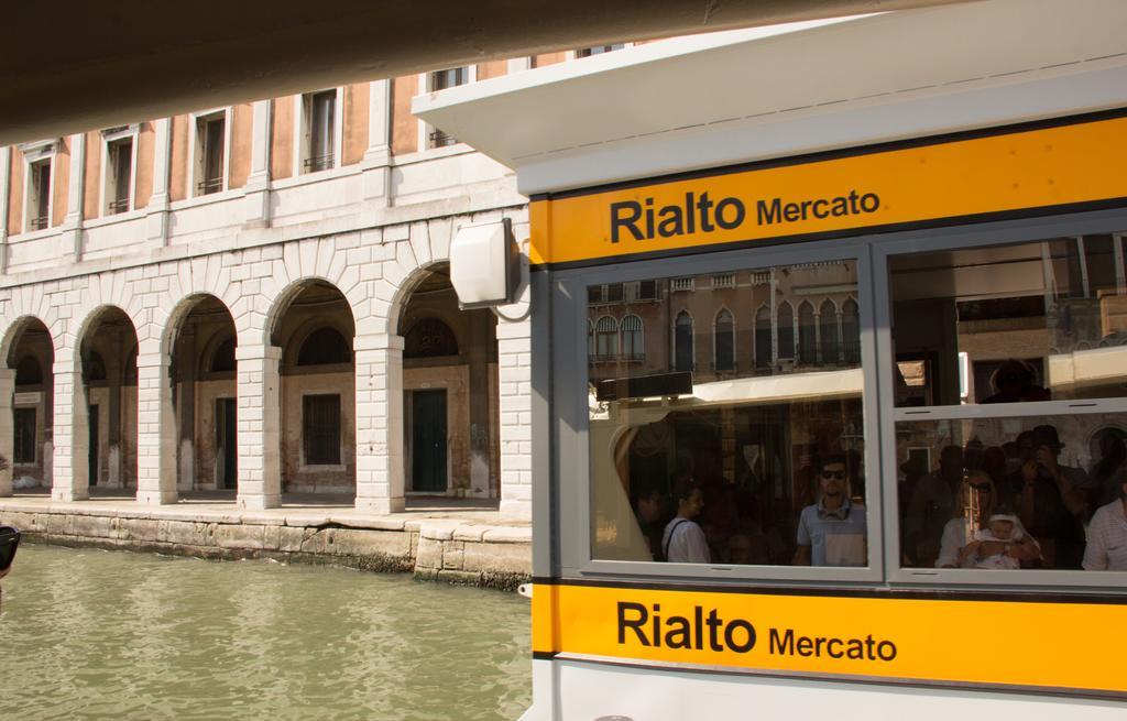 Ca' Dei Mercanti Venice Bilik gambar